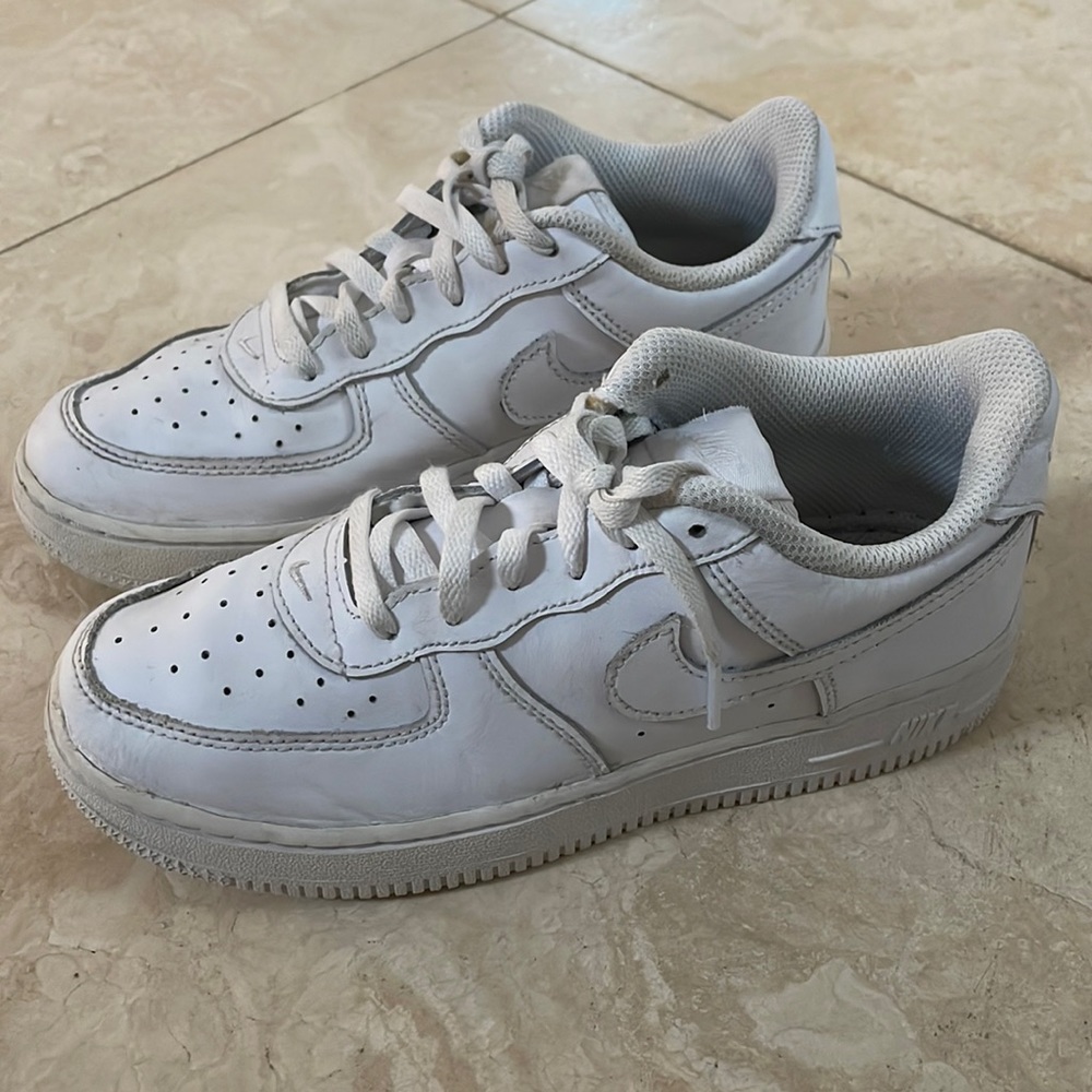 Nike Air Force 1 kids sneaker